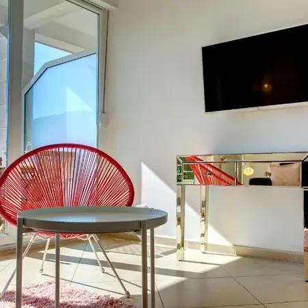 Apartman With Sea View S1 *